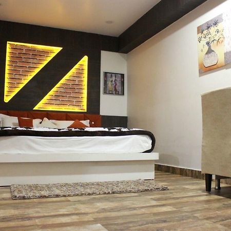 Hotel Golden Tulip Jalpāiguri Extérieur photo