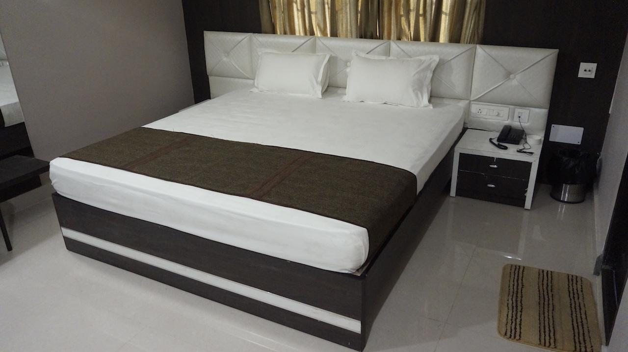 Hotel Golden Tulip Jalpāiguri Extérieur photo